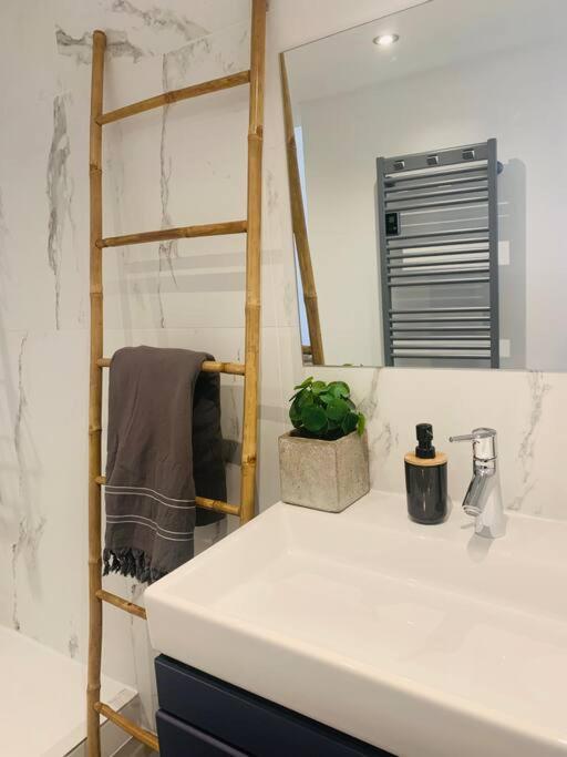 Appartement Design Sur Vauban - Clim Et Wifi Marseille Bagian luar foto